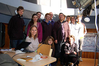 Část účastníků závěrečného workshopu projektu Se Sluncem společně.