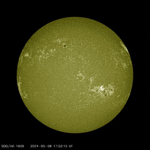 Snímek Slunce v čáře 160 nm ze sondy SDO/AIA.