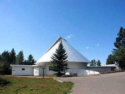 Kuželovitá kopule velkého koronografu  na observatoři Sacramento Peak, kde byl namontován v r. 1991 elektrograf.